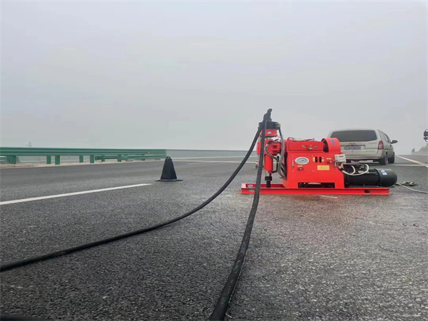 昭苏马路路基路面开裂下沉注浆加固灌浆